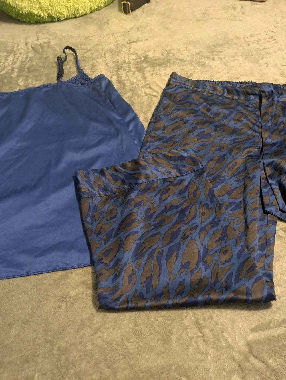 Kristen Davis Medium Blue Satin Cami & New York & Company Large Animal Print Set